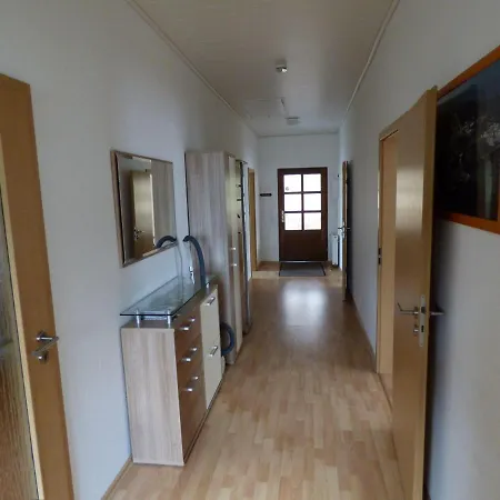 Sonnige-ferienwohnung-100qm-im-1-obergeschoss-der-villa-walhall-in-einem-parkaehnlichen-garten * Sellin (Rugen)