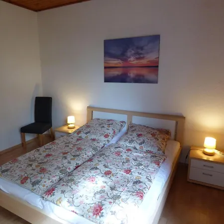 Sonnige-ferienwohnung-100qm-im-1-obergeschoss-der-villa-walhall-in-einem-parkaehnlichen-garten * Sellin (Rugen)