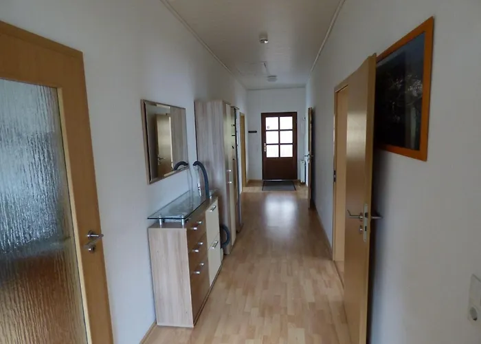 Sonnige-ferienwohnung-100qm-im-1-obergeschoss-der-villa-walhall-in-einem-parkaehnlichen-garten * Sellin (Rugen)