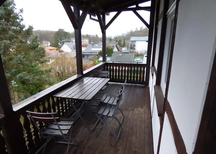 Sonnige-ferienwohnung-100qm-im-1-obergeschoss-der-villa-walhall-in-einem-parkaehnlichen-garten Sellin (Rugen)